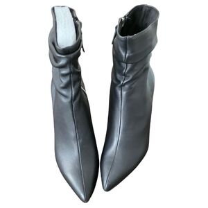 Bella Vita Black Heeled Boots with Silver Zipper